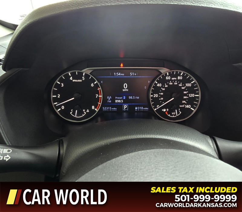 Nissan Altima Vehicle Full-screen Gallery Image 17