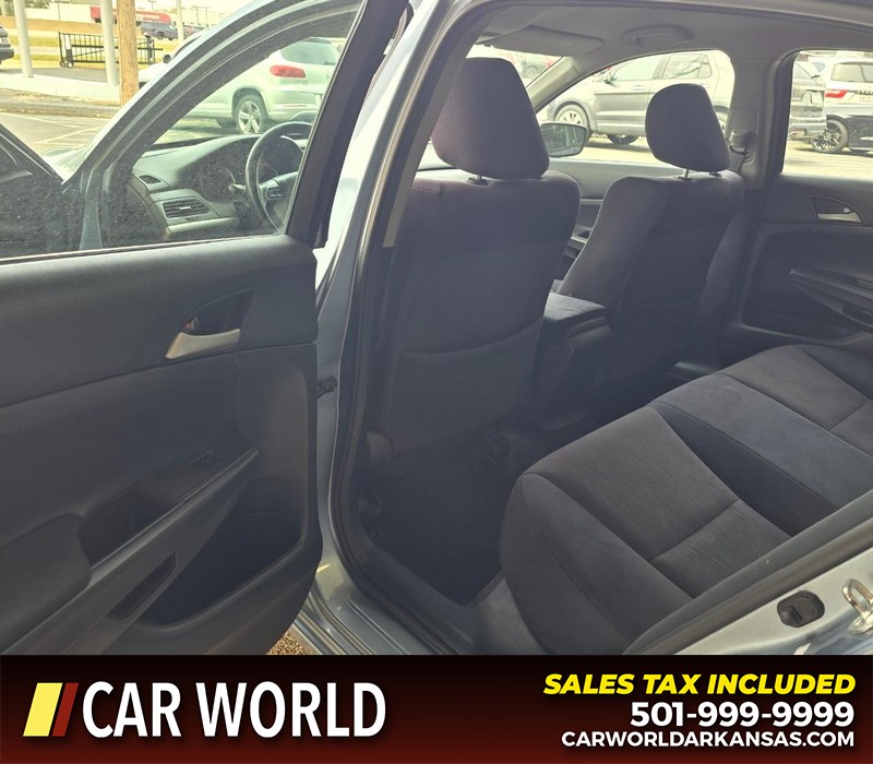 Honda Accord Sedan Vehicle Full-screen Gallery Image 9