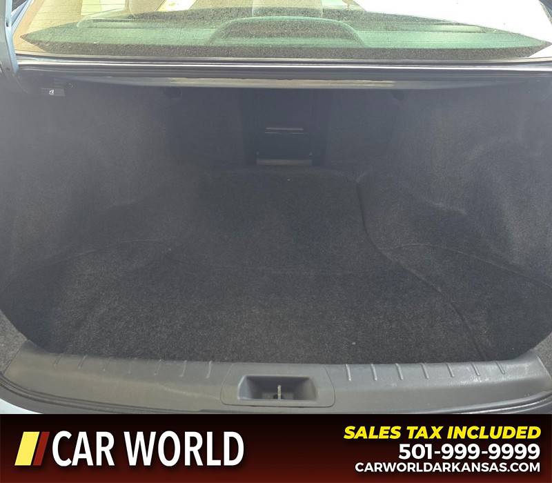 Honda Accord Sedan Vehicle Full-screen Gallery Image 13