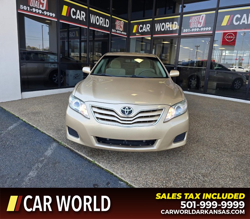 Toyota Camry Vehicle Full-screen Gallery Image 2