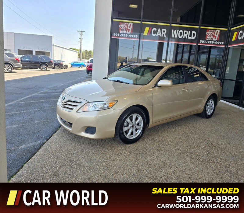 Toyota Camry Vehicle Full-screen Gallery Image 3