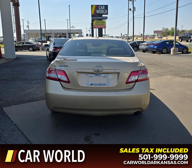 Toyota Camry Vehicle Full-screen Gallery Image 5