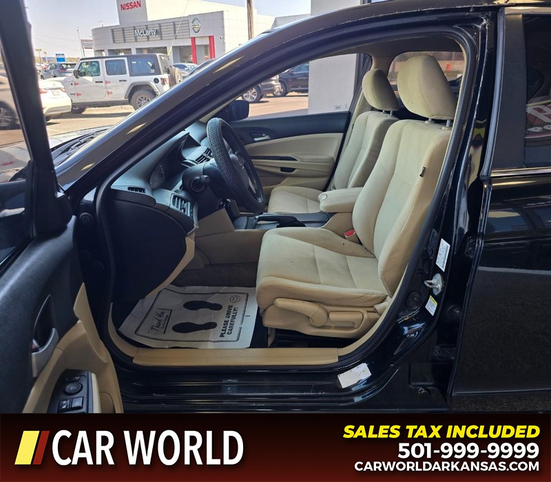 Honda Accord Sedan Vehicle Full-screen Gallery Image 8