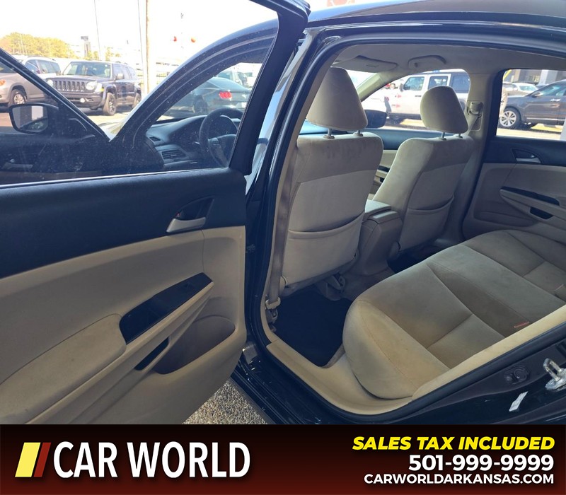 Honda Accord Sedan Vehicle Full-screen Gallery Image 9