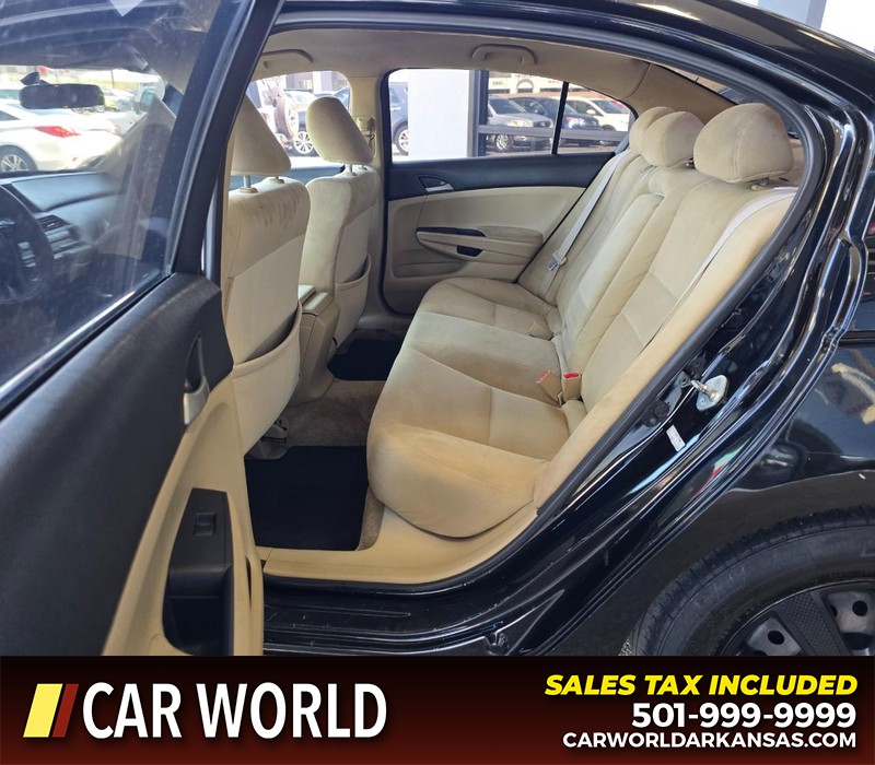 Honda Accord Sedan Vehicle Full-screen Gallery Image 10