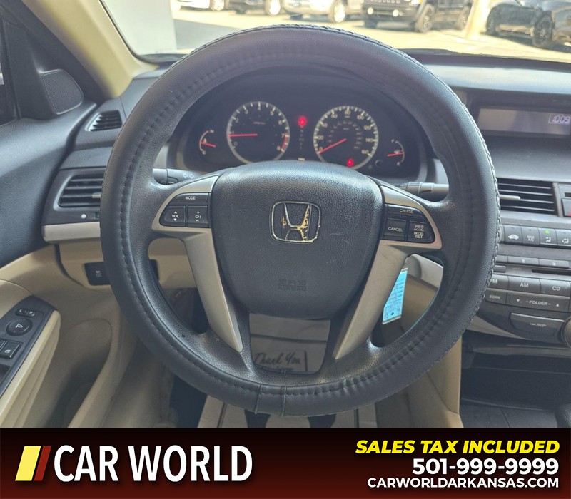 Honda Accord Sedan Vehicle Full-screen Gallery Image 14