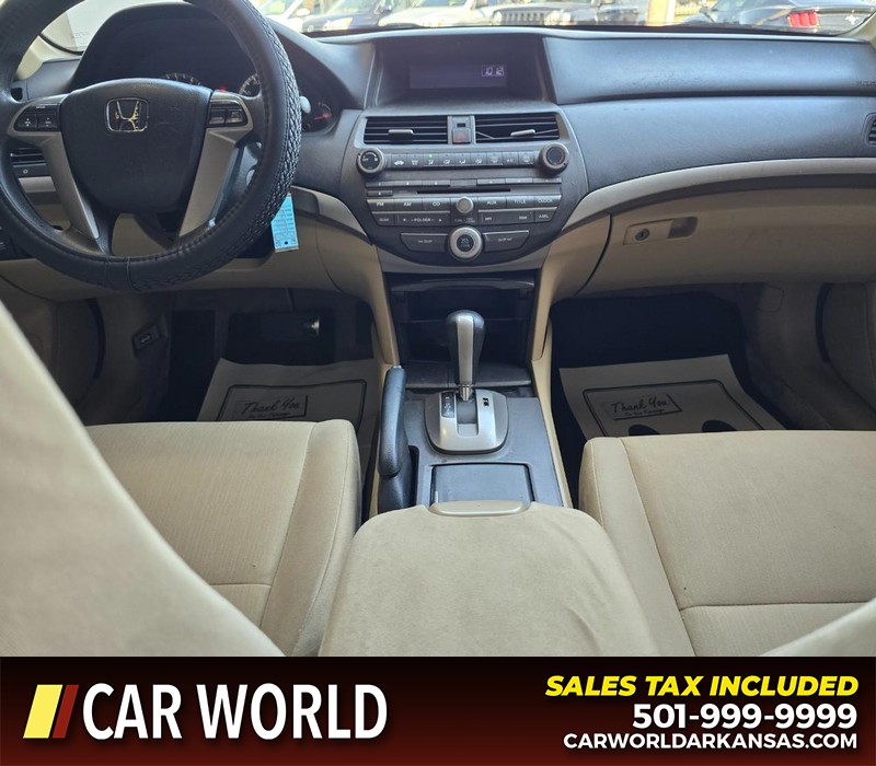 Honda Accord Sedan Vehicle Full-screen Gallery Image 17