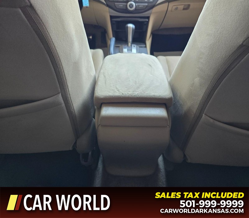 Honda Accord Sedan Vehicle Full-screen Gallery Image 18