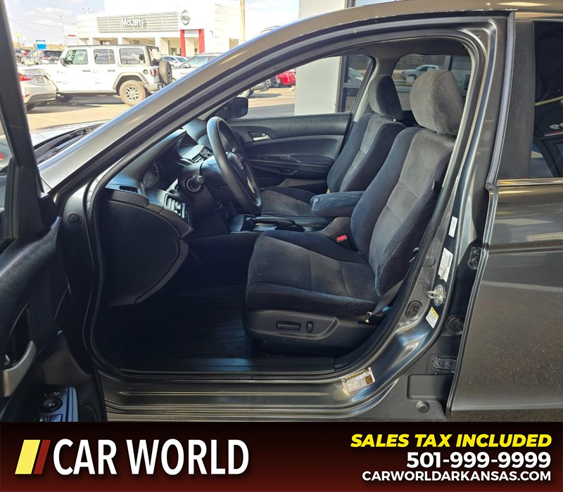 Honda Accord Sedan Vehicle Full-screen Gallery Image 8