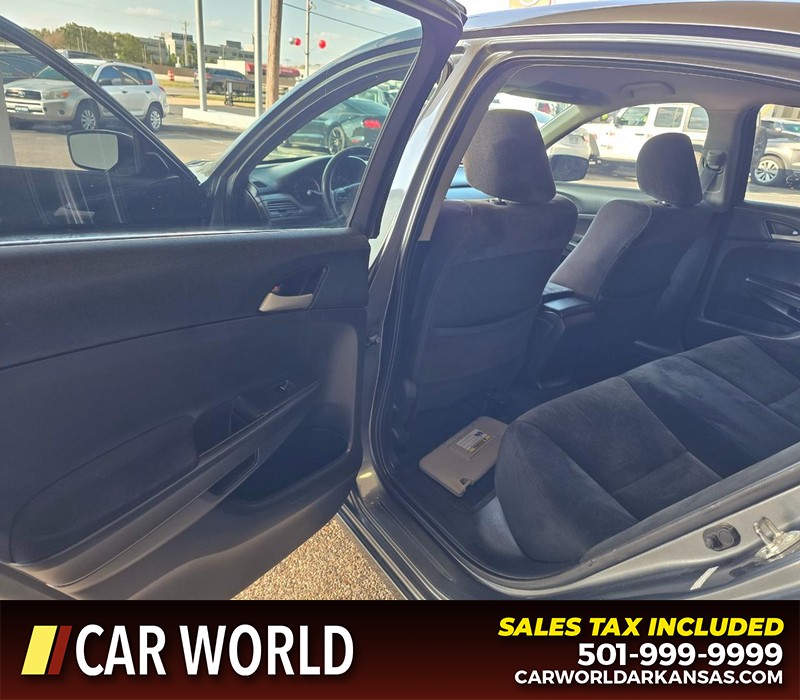 Honda Accord Sedan Vehicle Full-screen Gallery Image 9