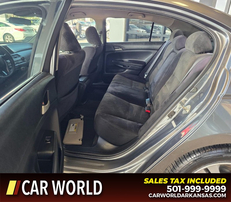 Honda Accord Sedan Vehicle Full-screen Gallery Image 10