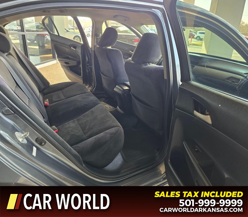 Honda Accord Sedan Vehicle Full-screen Gallery Image 12