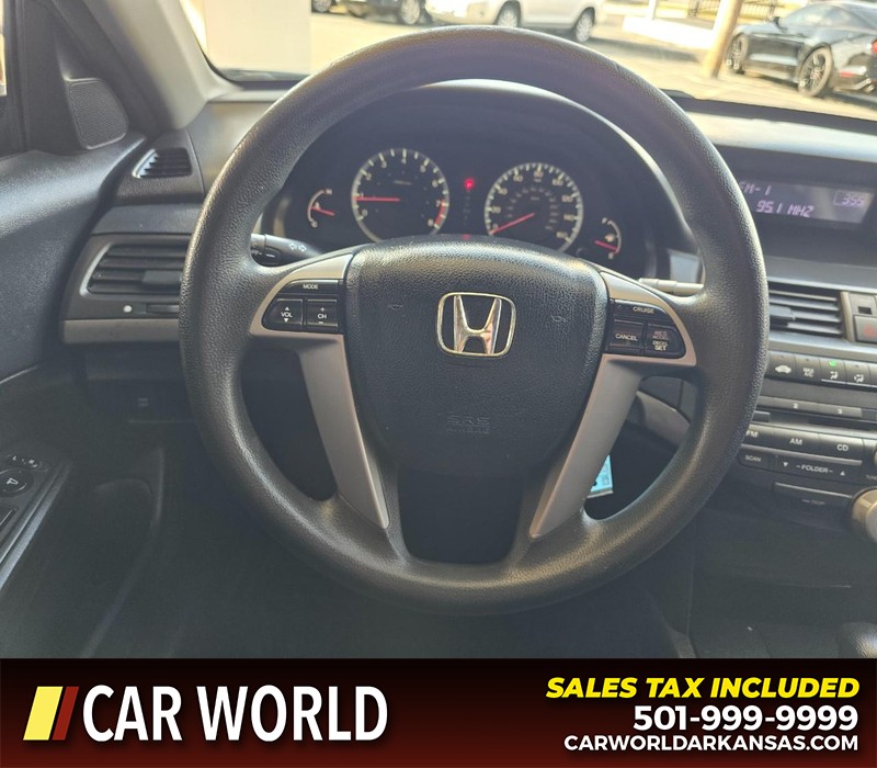 Honda Accord Sedan Vehicle Full-screen Gallery Image 14
