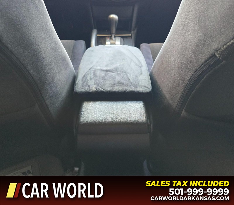 Honda Accord Sedan Vehicle Full-screen Gallery Image 18