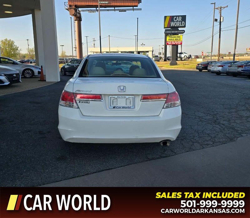 Honda Accord Sedan Vehicle Full-screen Gallery Image 5