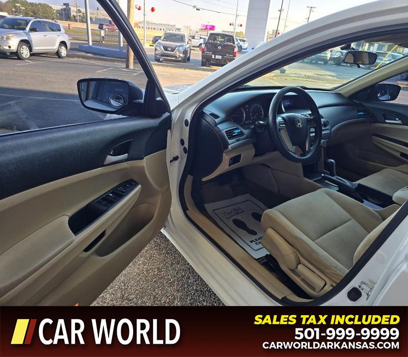 Honda Accord Sedan Vehicle Full-screen Gallery Image 7