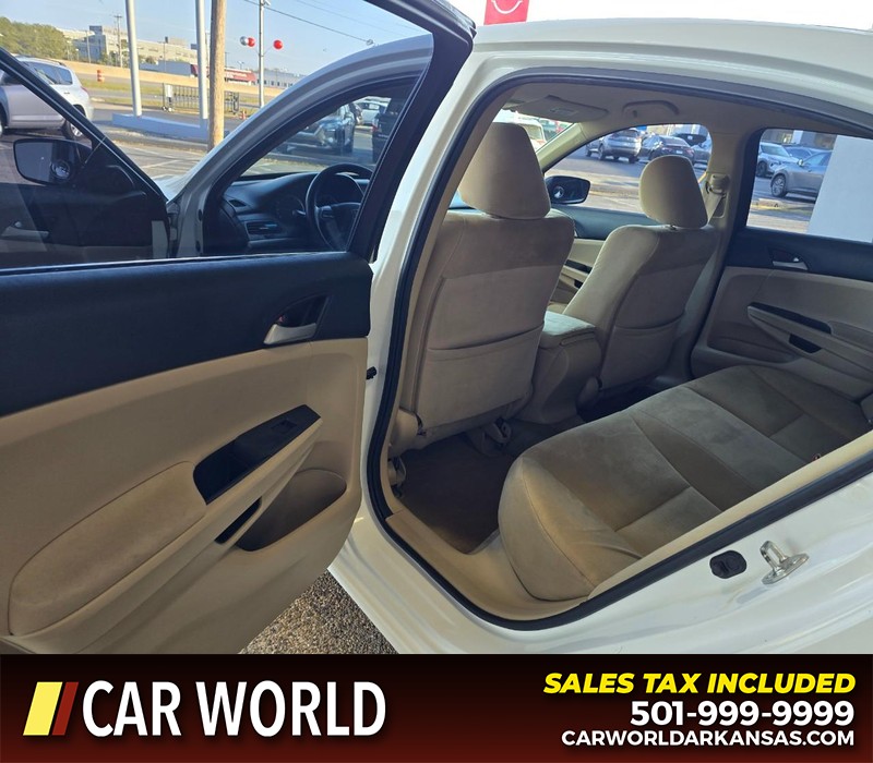 Honda Accord Sedan Vehicle Full-screen Gallery Image 9