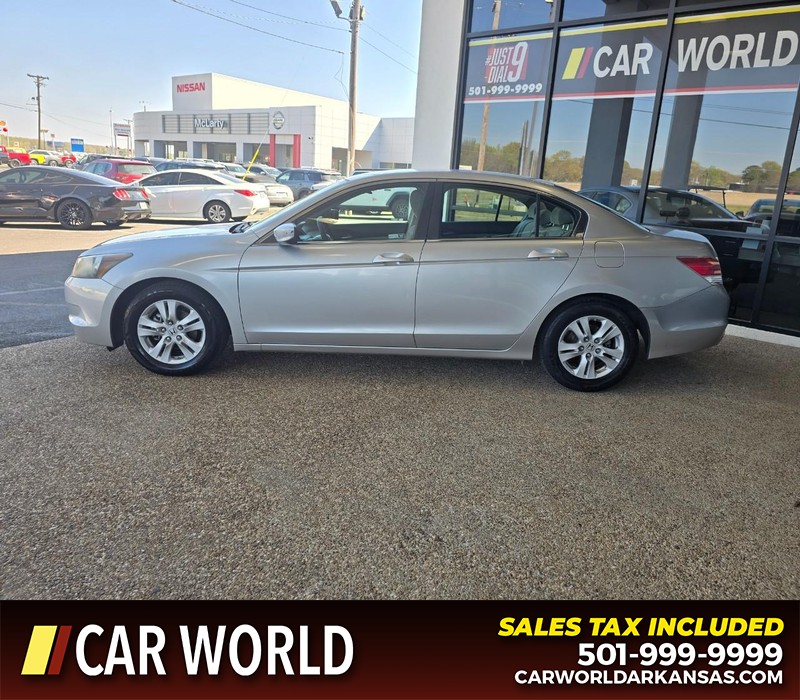 Honda Accord Sedan Vehicle Full-screen Gallery Image 4