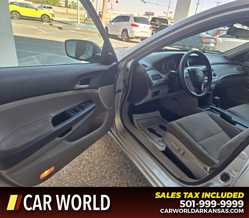 Honda Accord Sedan Vehicle Full-screen Gallery Image 7