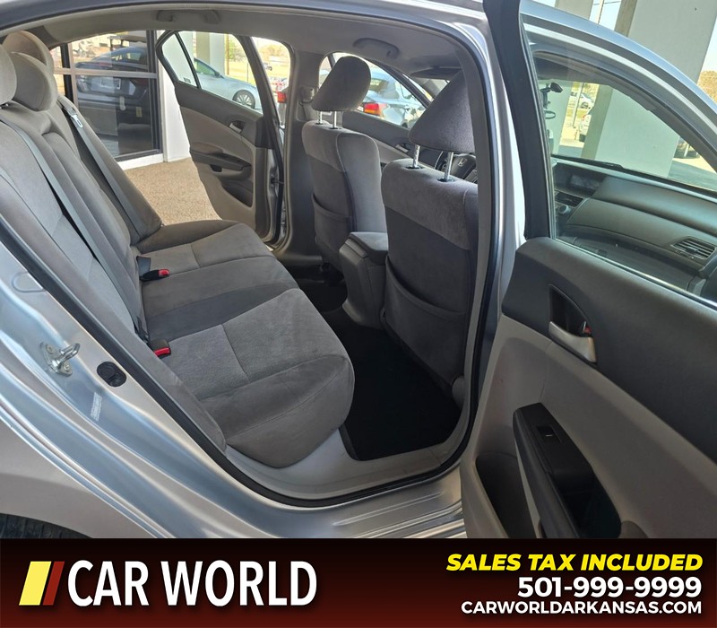 Honda Accord Sedan Vehicle Full-screen Gallery Image 12