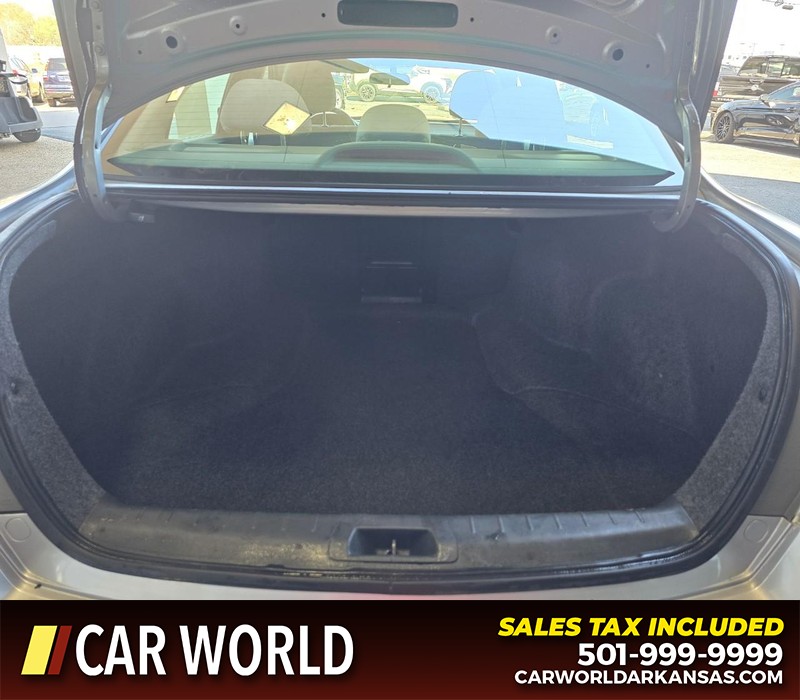 Honda Accord Sedan Vehicle Full-screen Gallery Image 13