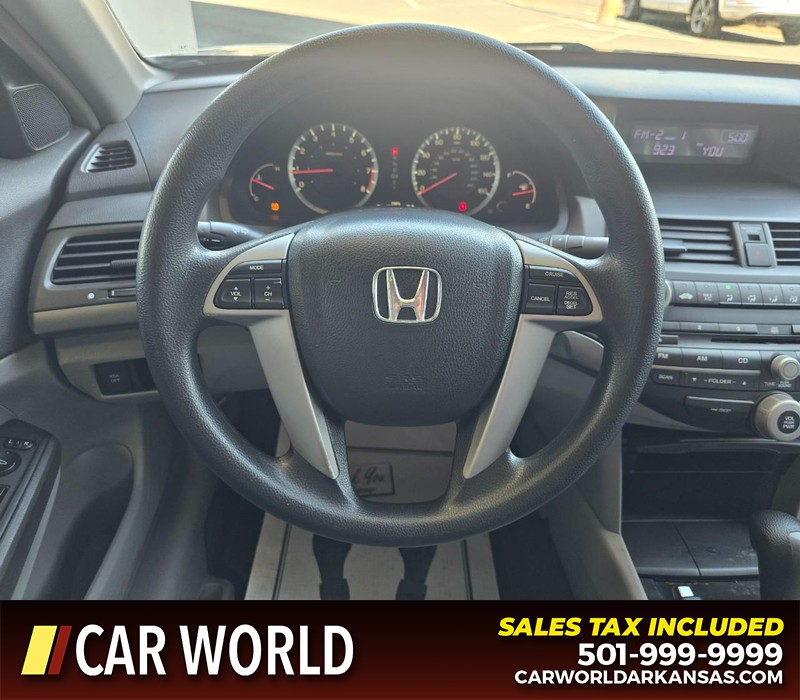 Honda Accord Sedan Vehicle Full-screen Gallery Image 14