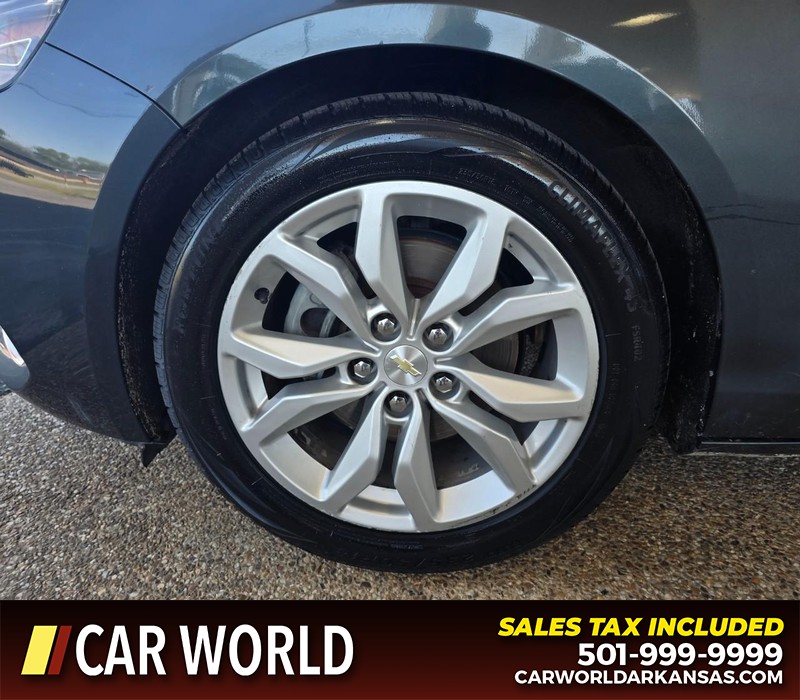 Chevrolet Impala Vehicle Full-screen Gallery Image 6