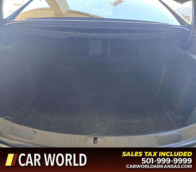 Chevrolet Impala Vehicle Full-screen Gallery Image 13