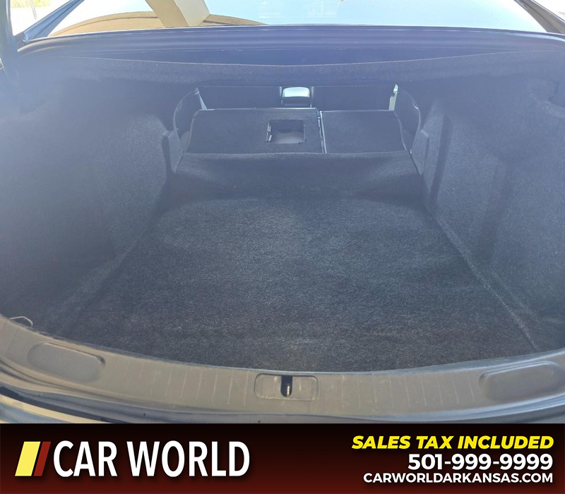 Chevrolet Impala Vehicle Full-screen Gallery Image 14