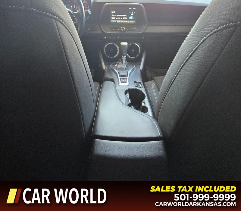 Chevrolet Camaro Vehicle Full-screen Gallery Image 18