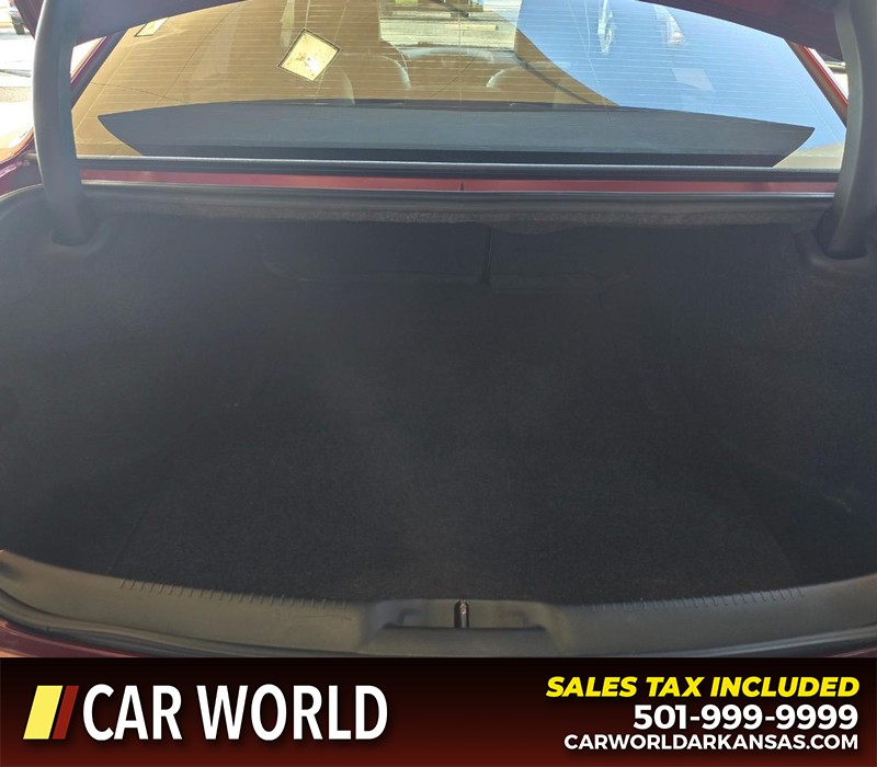 Chrysler 300 Vehicle Full-screen Gallery Image 13