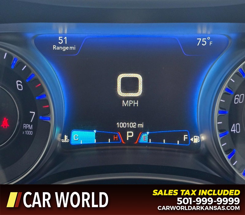 Chrysler 300 Vehicle Full-screen Gallery Image 16