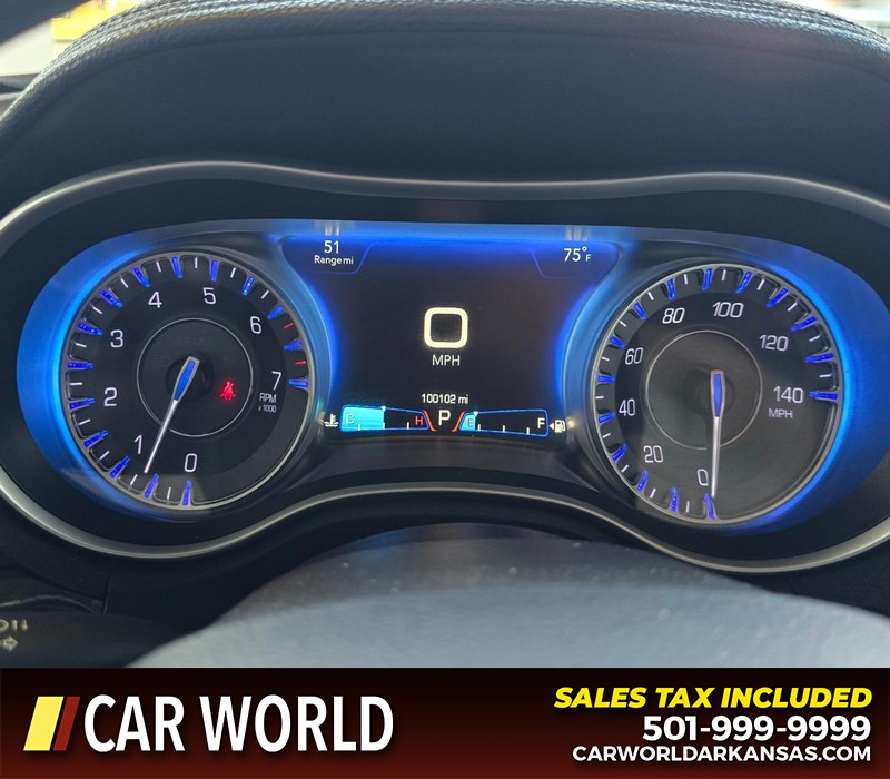 Chrysler 300 Vehicle Full-screen Gallery Image 17