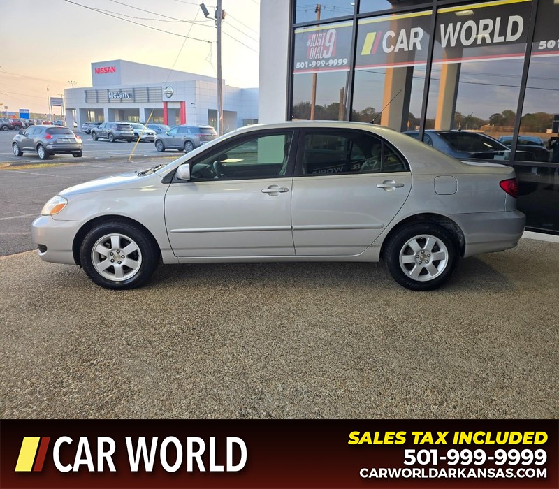 Toyota Corolla Vehicle Full-screen Gallery Image 4