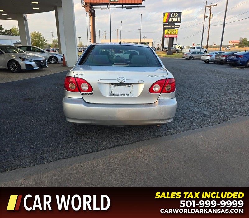 Toyota Corolla Vehicle Full-screen Gallery Image 5