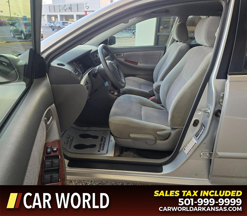 Toyota Corolla Vehicle Full-screen Gallery Image 8