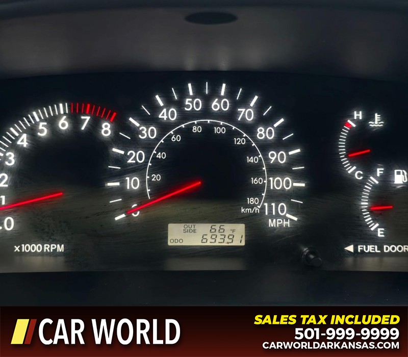 Toyota Corolla Vehicle Full-screen Gallery Image 16