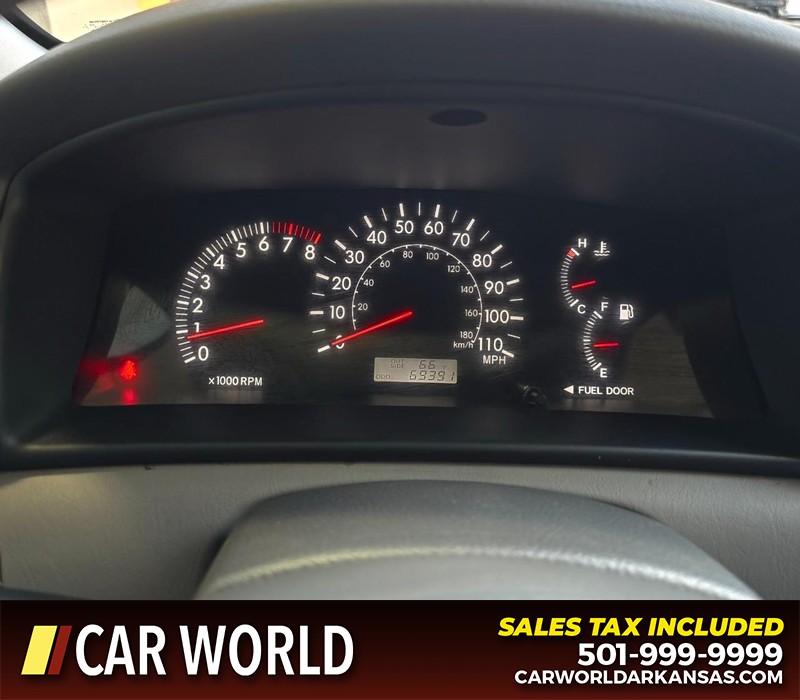 Toyota Corolla Vehicle Full-screen Gallery Image 17