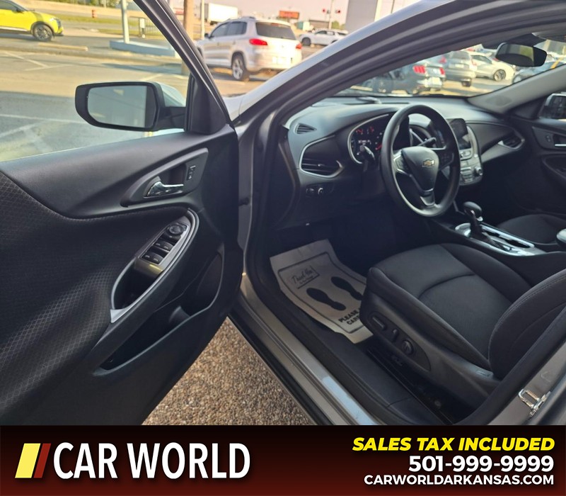 Chevrolet Malibu Vehicle Full-screen Gallery Image 7