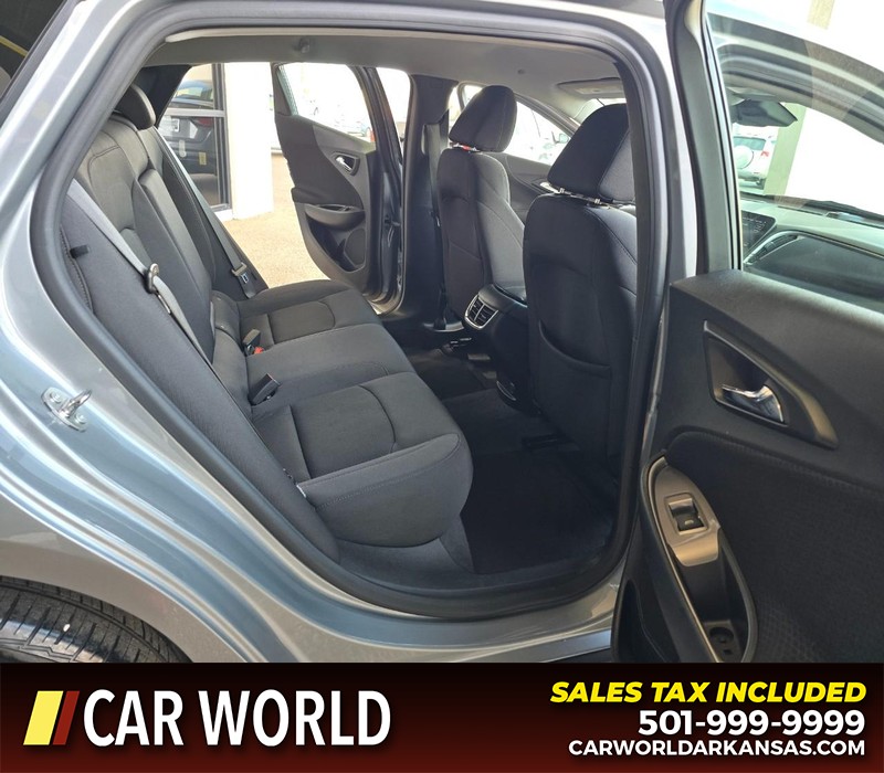 Chevrolet Malibu Vehicle Full-screen Gallery Image 12