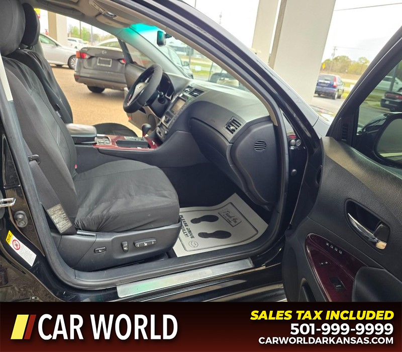 Lexus GS 350 Vehicle Full-screen Gallery Image 13