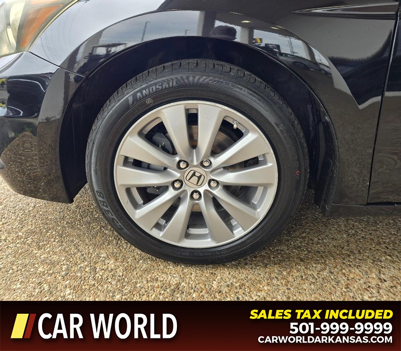 Honda Accord Sedan Vehicle Full-screen Gallery Image 6