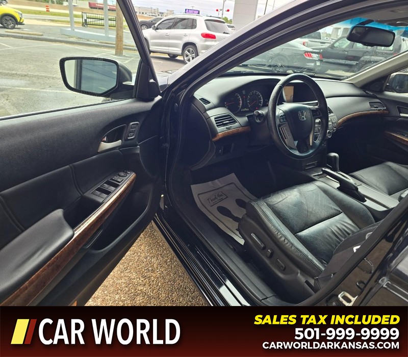 Honda Accord Sedan Vehicle Full-screen Gallery Image 7