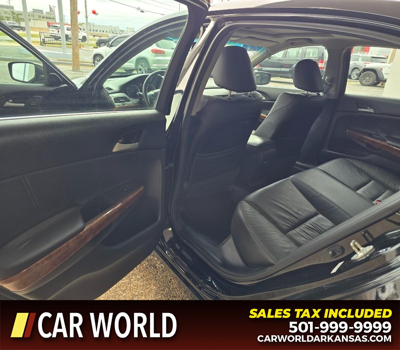 Honda Accord Sedan Vehicle Full-screen Gallery Image 9