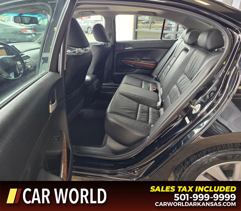 Honda Accord Sedan Vehicle Full-screen Gallery Image 10
