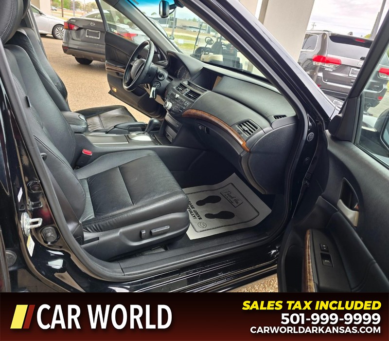 Honda Accord Sedan Vehicle Full-screen Gallery Image 11