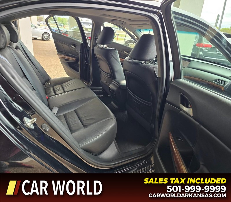 Honda Accord Sedan Vehicle Full-screen Gallery Image 12