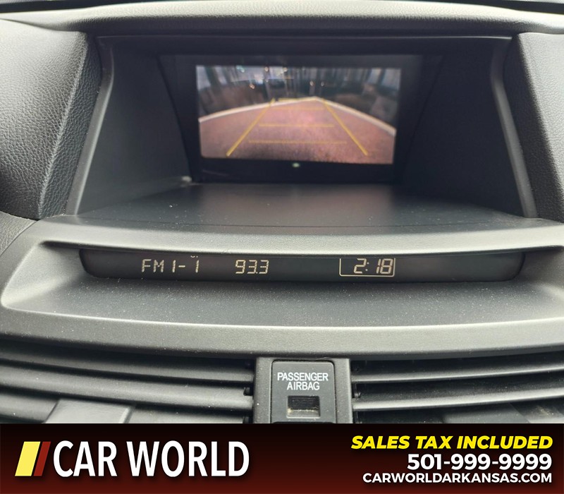 Honda Accord Sedan Vehicle Full-screen Gallery Image 18