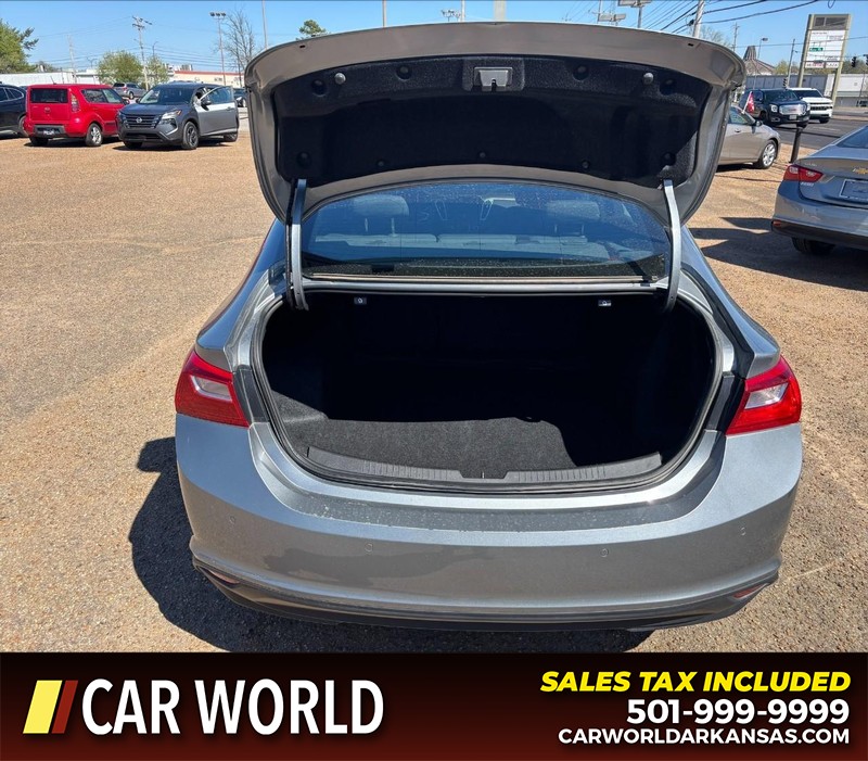 Chevrolet Malibu Vehicle Full-screen Gallery Image 5