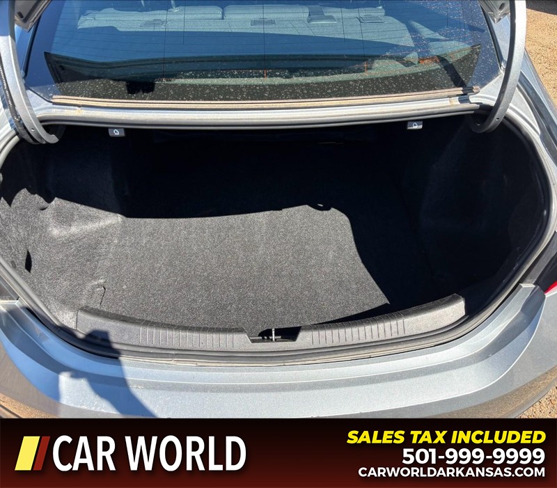 Chevrolet Malibu Vehicle Full-screen Gallery Image 6